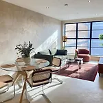 Penthouse Peaceful 2 Bed Fulham West Kensington
